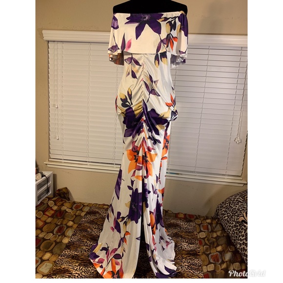 Dresses & Skirts - Beautiful Dress